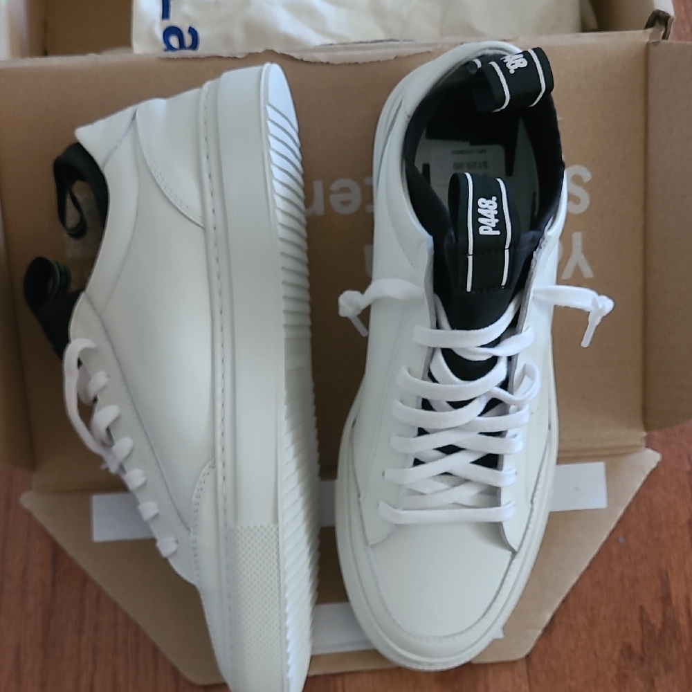 P448 Womens White Leather Low-Top Sneakers with Black Heel Tab